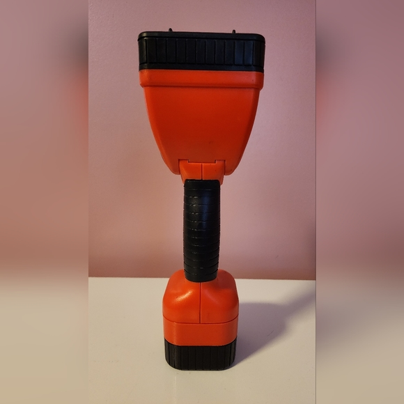 Coleman Pivoting Utility Work Light - Picture 9 of 14